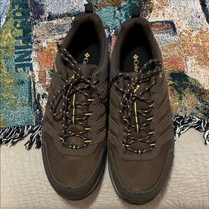 Columbia Men's Brown and Yellow Athletic Shoes